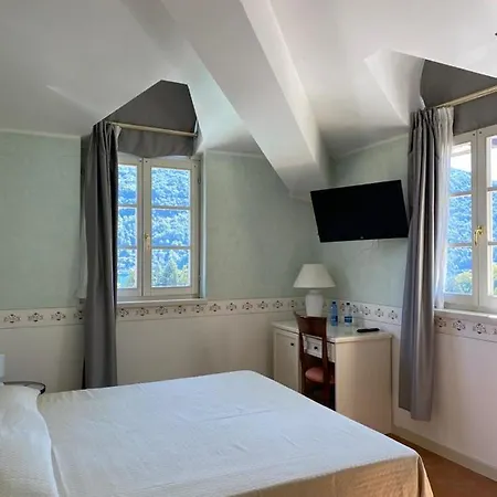 Hotel Caroline Brusimpiano