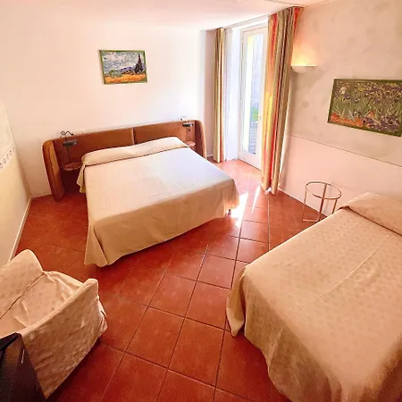 Caroline Hotel 4*