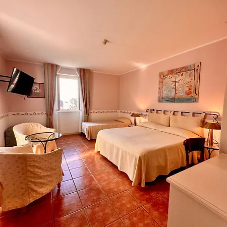 Hotel Caroline Brusimpiano