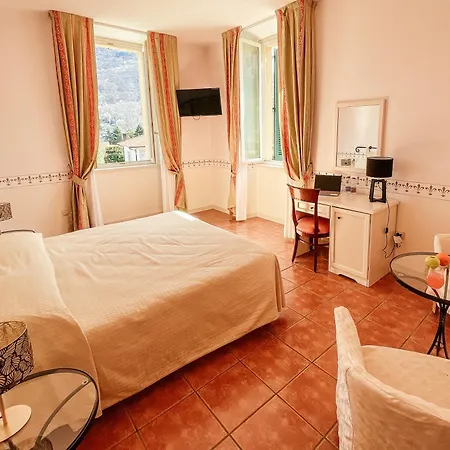 Caroline Hotel Brusimpiano